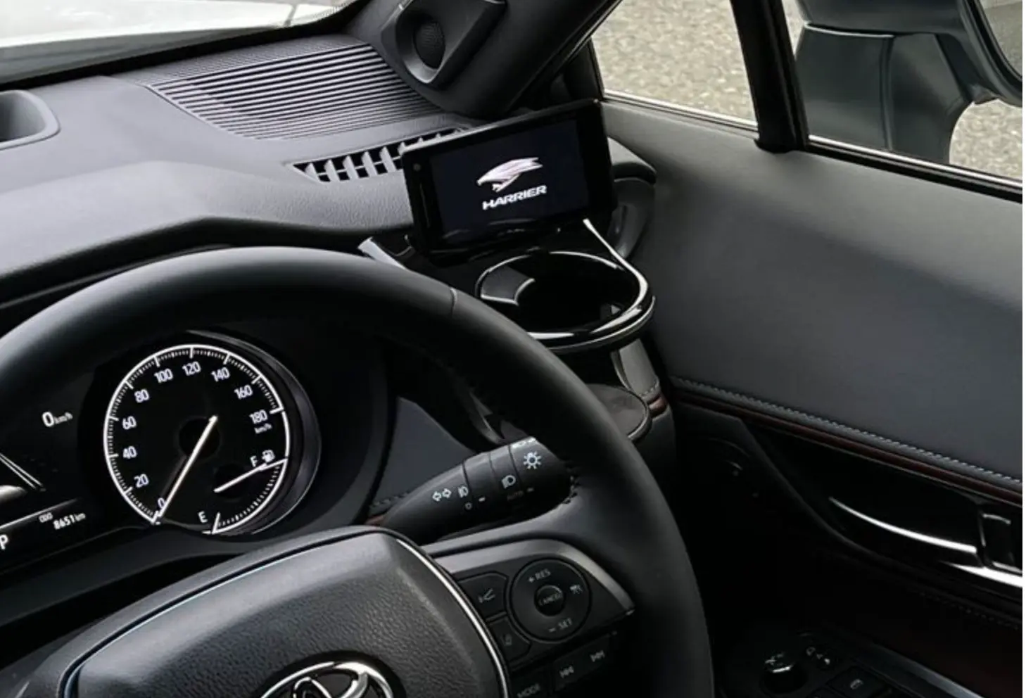 ドリンクホルダーの上にも可能ですよ＾＾